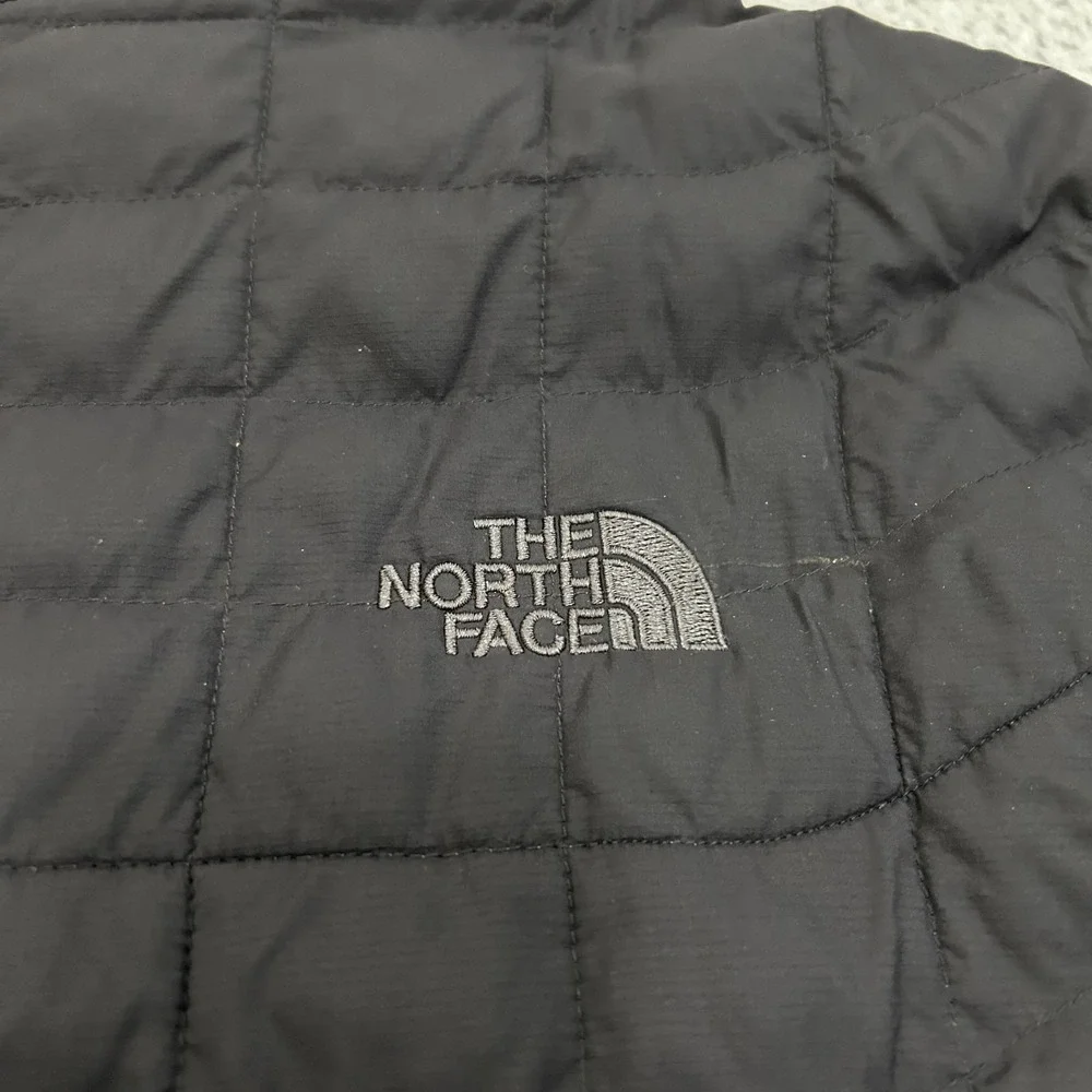 The North Face Jacket Mens Large Black Quilted Lightweight Thermoball Full Zip